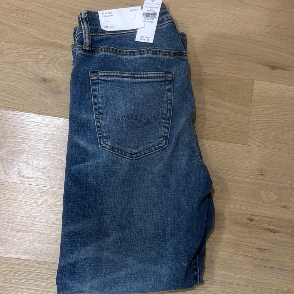 NWT American Eagle jeans. Size 28x30